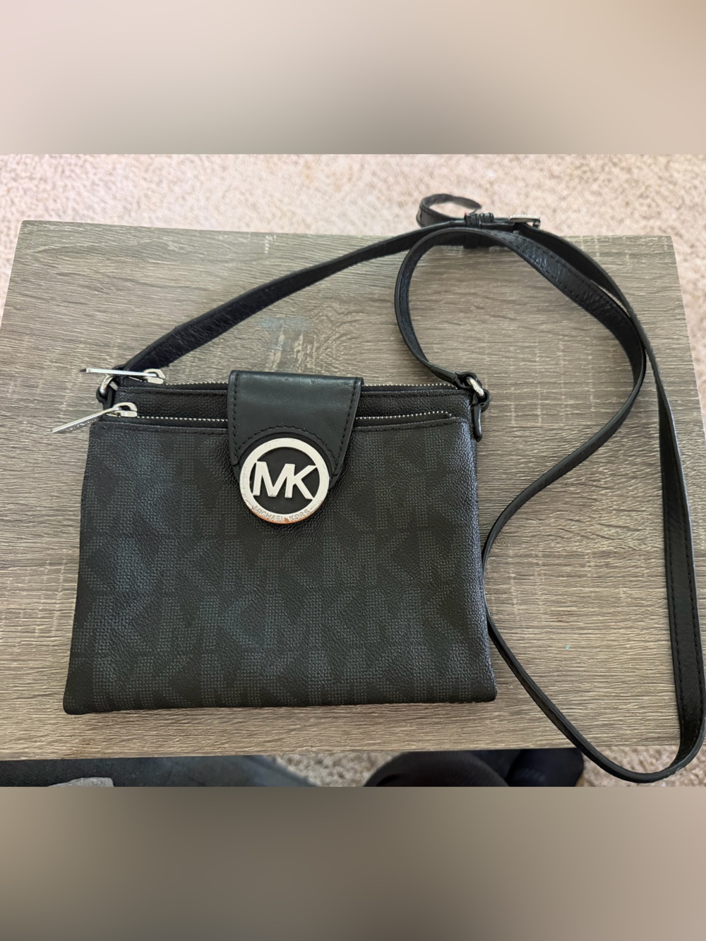 Michael Kors Black Logo-Accent Crossbody Messenger Bag